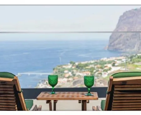 בית נופש The View Madeira פונשל